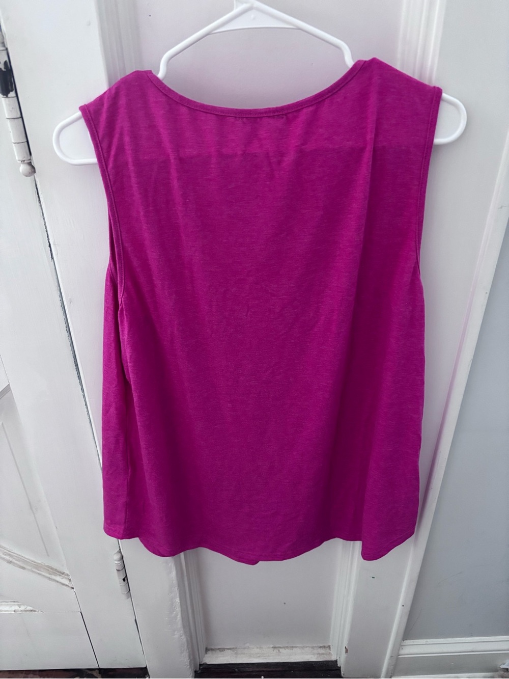 croft & barrow Bright Magenta V-Neck Sleeveless Tank - Picture 2 of 3